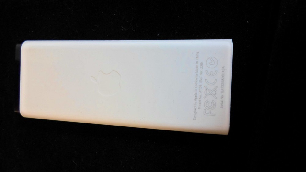 Genuine OEM Apple Remote Control Model A1156 , EMC 2086