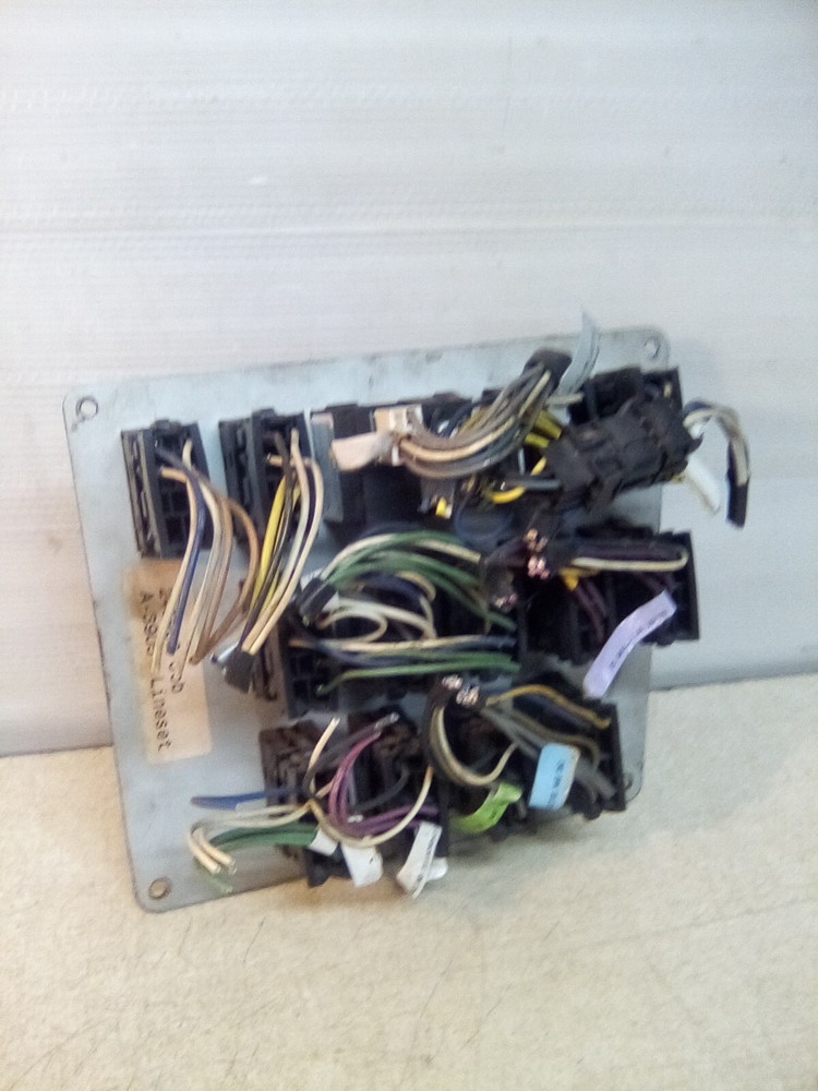2006 International 9200 Dash Switch Panel 245962, A-3905