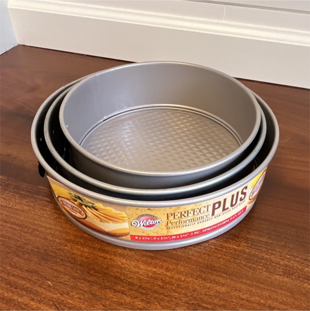 Wilton Perfect Performance Plus Non-Stick 3-Piece Round Springform Pan Set