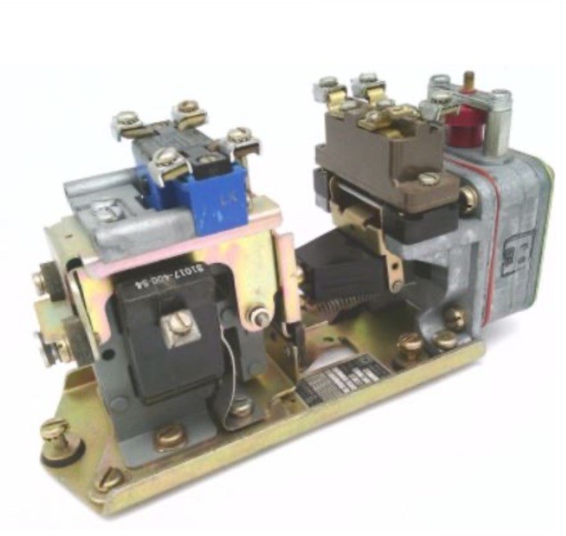 New Square D 9050-B0-2E Pneumatic Timer