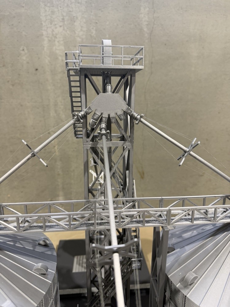 1/64 Grain Elevator Leg