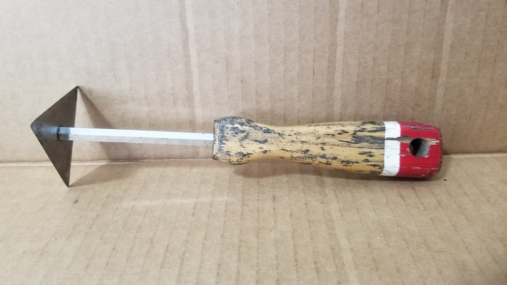 Vintage Red Devil Triangle Blade Wood Handle Paint Scraper Tool VGC