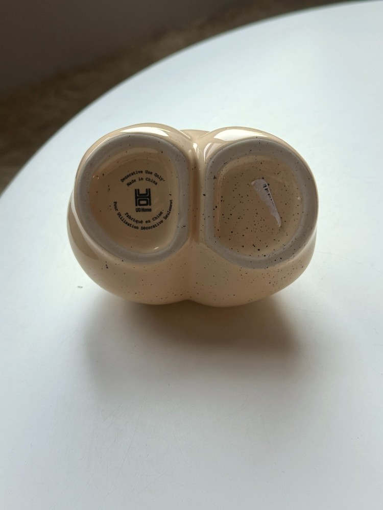 Urban Outfitters - Mini Lady Butt Decorative Planter