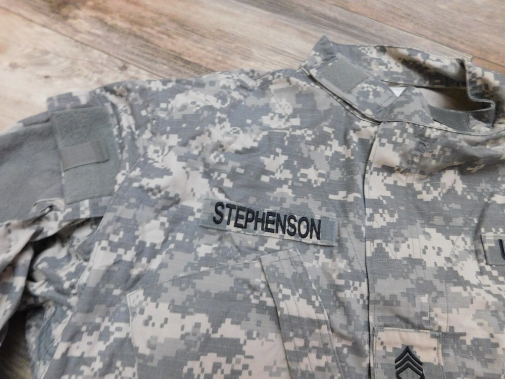 US ARMY ACU TOP COAT SIZE LARGE - X LONG