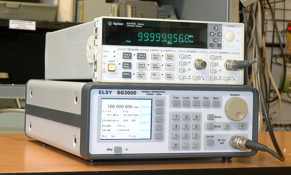 Agilent 53131A, universal counter