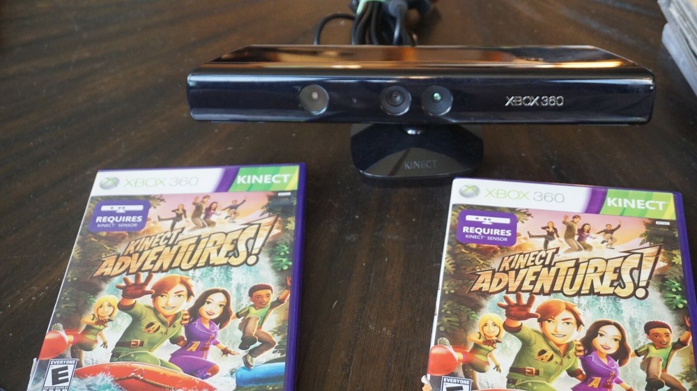 Xbox 360 Kinect Camera - Comes with 2 kinect adventures games 