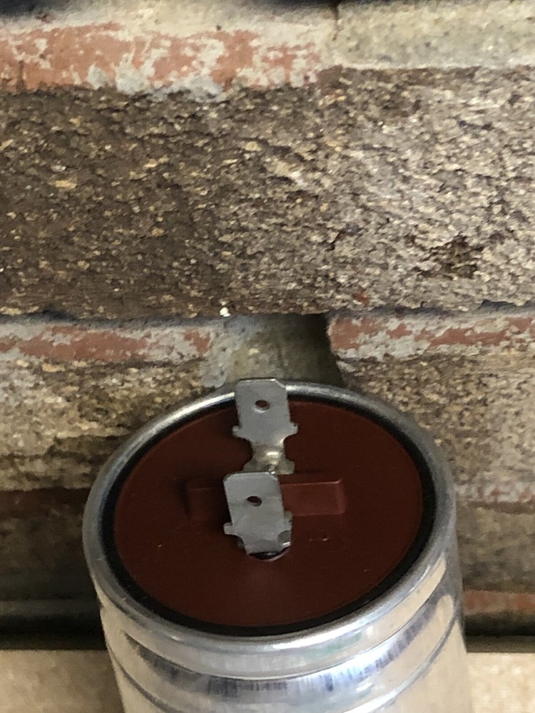 Run Capacitor 250v 40uf Single Insert W/fixing Stud Same Day Ship