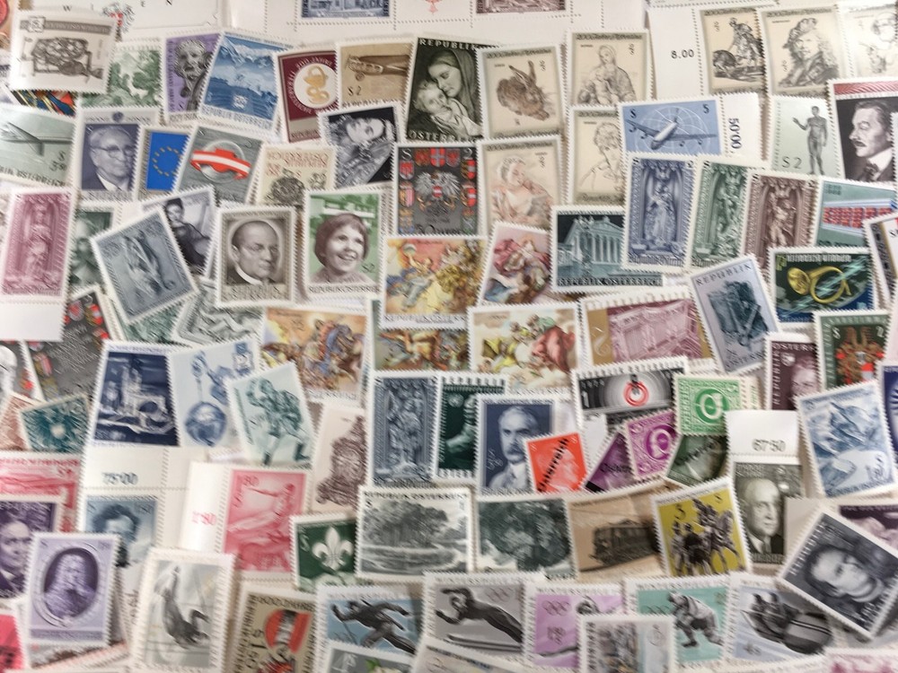 AUSTRIA - 200 STAMPS - ALL DIFFERENT - MINT/NH
