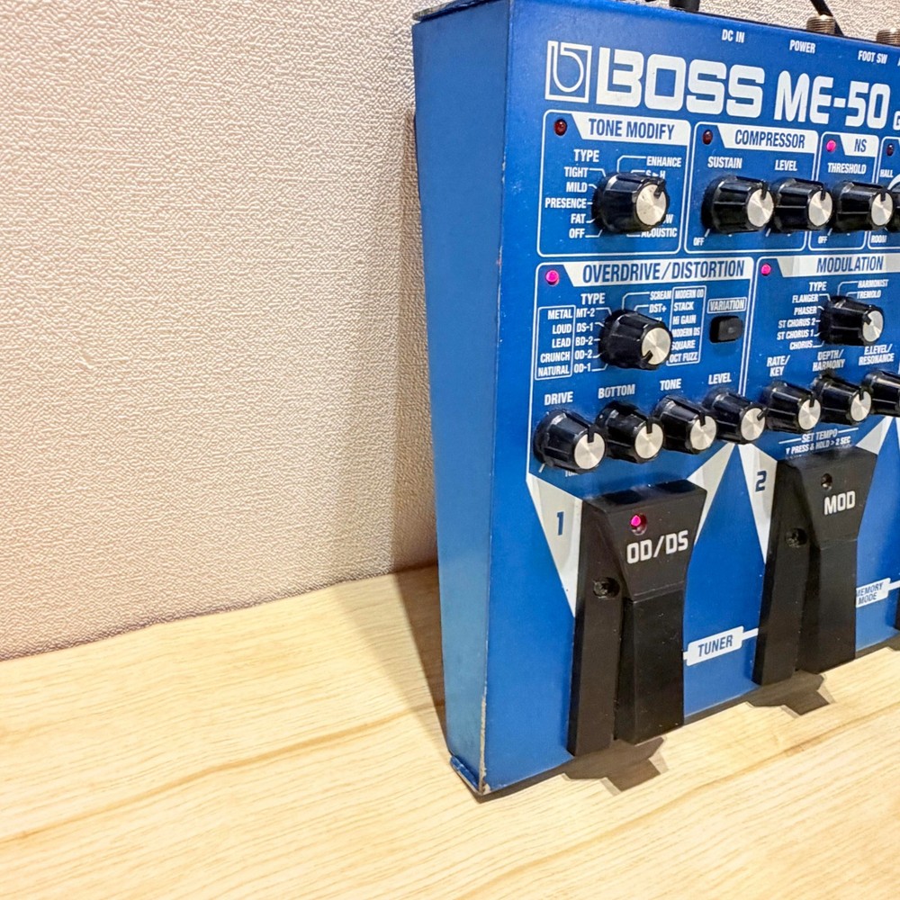 BOSS ME-50 Guitar Multi-Effects Pedal Processor Distortion Modulation Delay Test