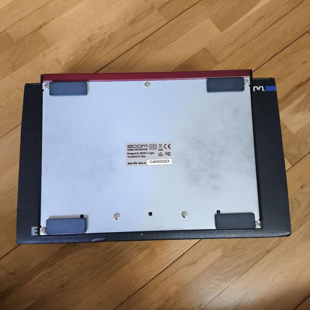 ZOOM B3n multi-effects processor