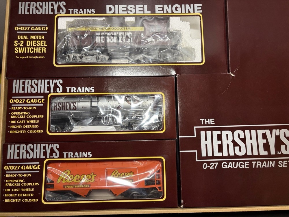 The Hershey’s 0-27 Gauge Train Set 6 Unit Electric Train Set