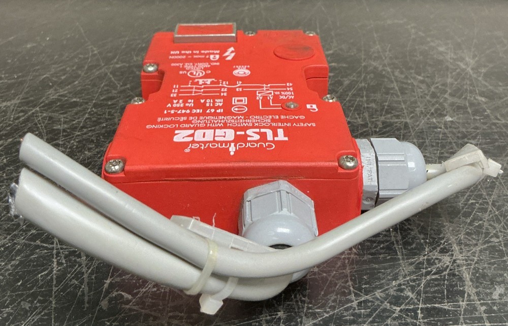 Guardmaster TLS-GD2 Safety Interlock Switch with Guard Locking