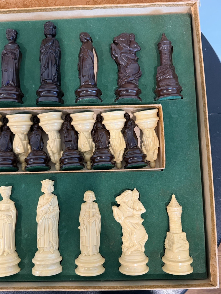 Vintage Renaissance Chess Set Figural E.S. Lowe Complete w Box Display Decor