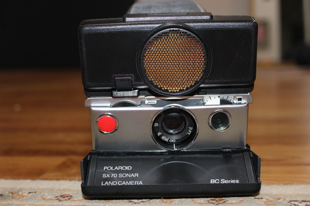 Polaroid SX-70 Sonar Land Camera Black Sonar Autofocus Vintage Instant Camera