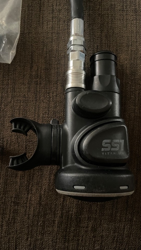 Atomic Aquatics SS1 Regulator - Titanium/Black