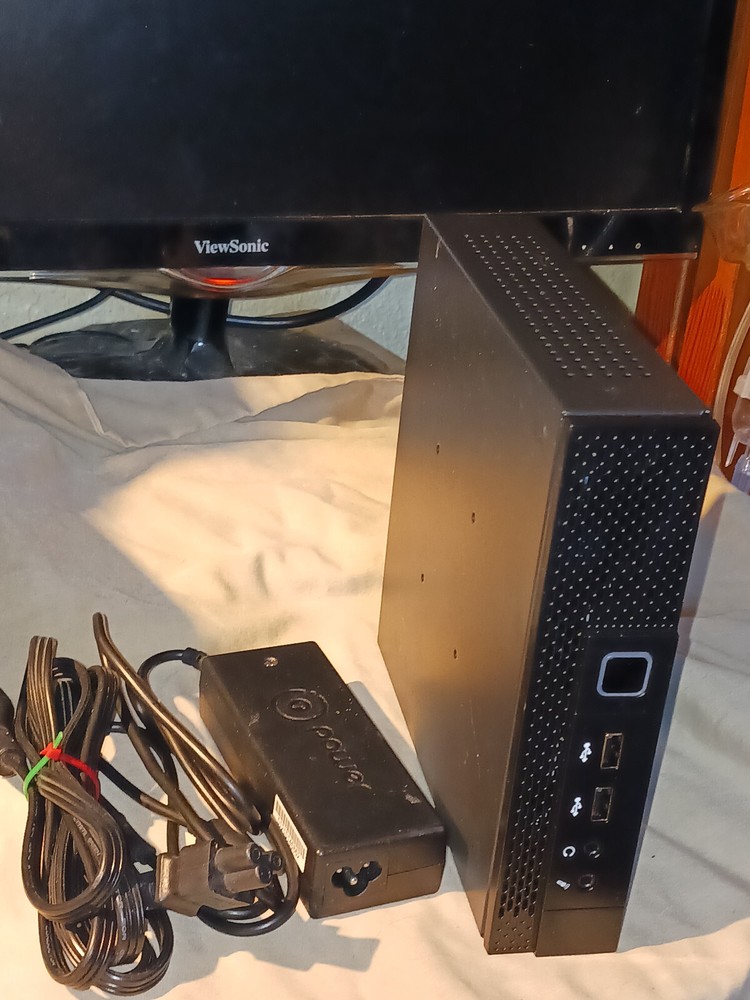 Slim mini ITX Computer