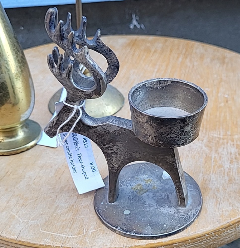 8 decorative and practical bronze objects j1