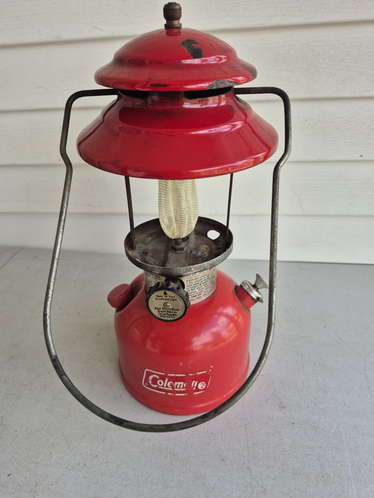 VINTAGE 1976 RED COMEMAN LANTERN