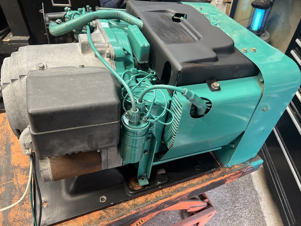 ONAN EMERALD 1 4000 WATT RV GENERATOR (click Item Description Needs Work)