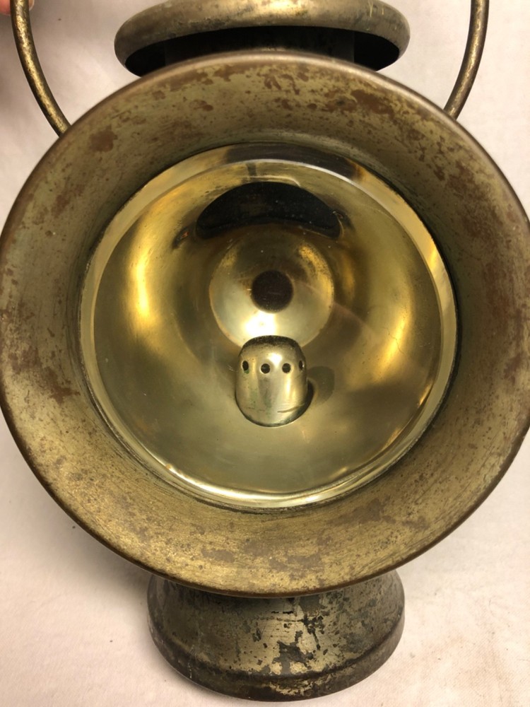 Howes & Burley Oil Side Lamp