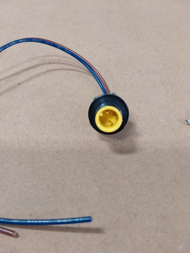 Brad Harrison Molex External thread receptacle HW130A