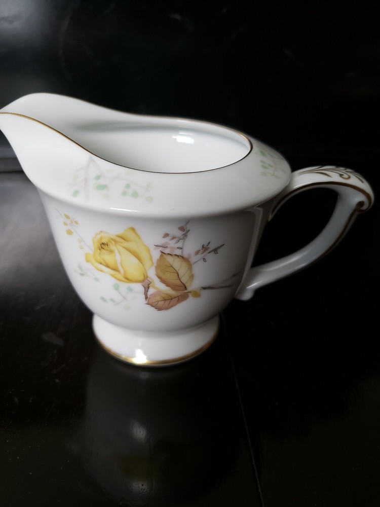 CHALLIS SANGO FINE CHINA JAPAN CREAMER 5 3/4" DIAMETER.