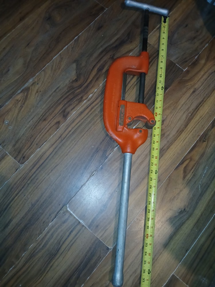 RIDGID 4-S PIPE CUTTER NEW $325