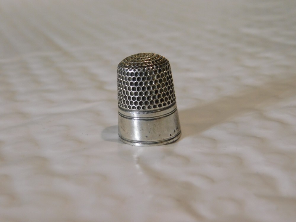 (41B) Sterling Silver Sewing Thimble
