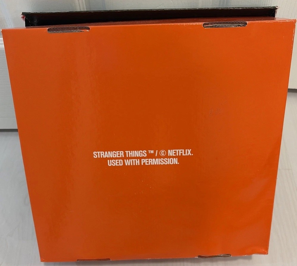 Gatorade Stranger Things Collab 1987 Limited Edition EMPTY BOX Damaged
