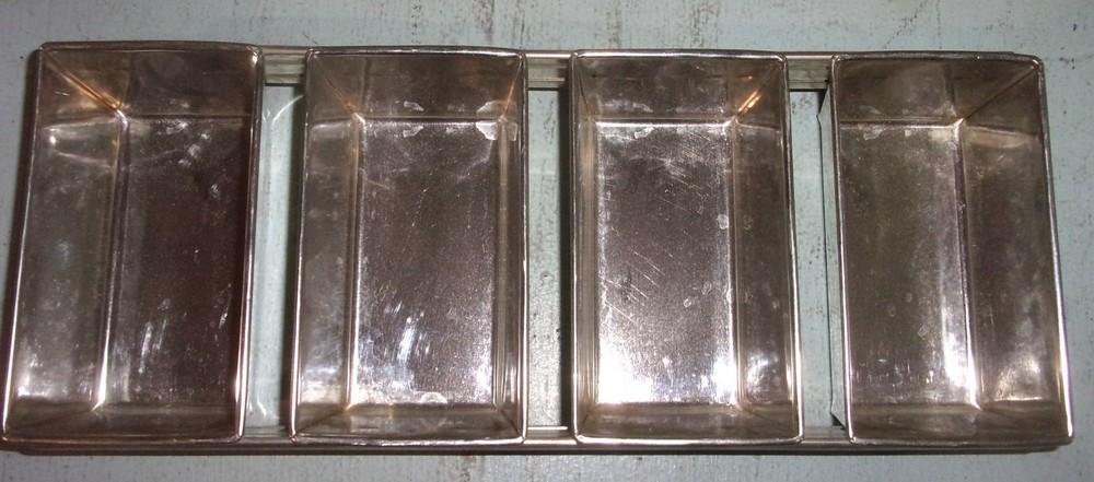 Four Connected Small Steel Loaf Pans Bread Cake Bakeware
