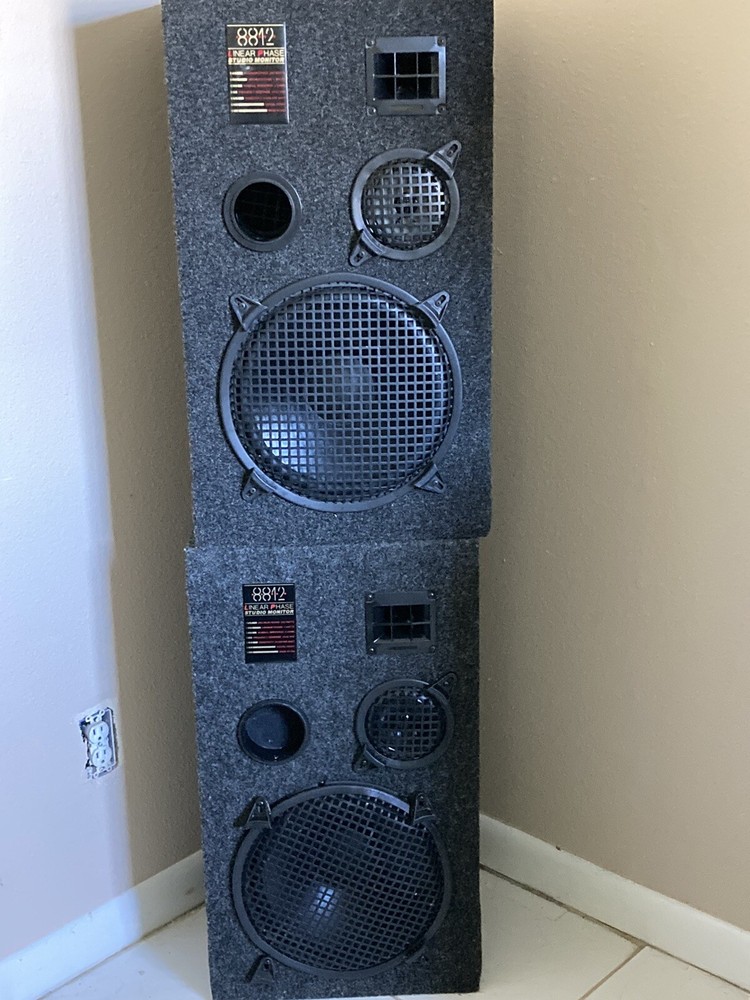 Linear Phase 8812 Vintage  Two Floor Standing Speaker
