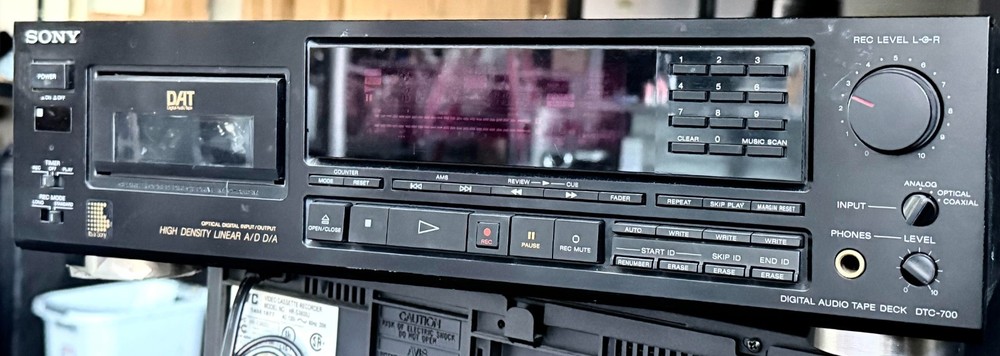SONY DTC-700 Digital Audio Tape Deck