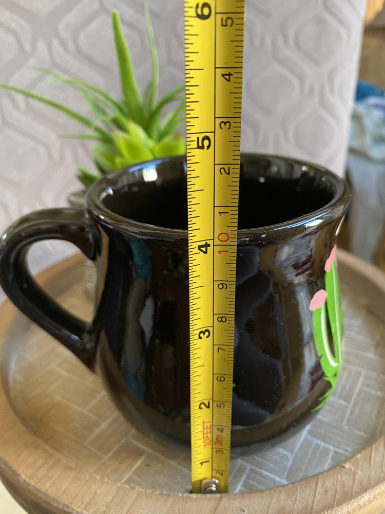 Hand-Painted Black Ceramic Mug with Spanish Inscription