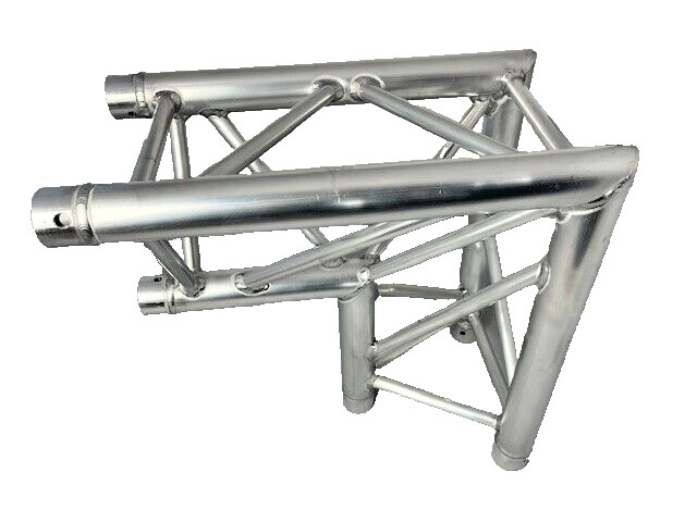 TRIANGULAR .5m (1.64ft) 2-Way 90º Corner APEX IN