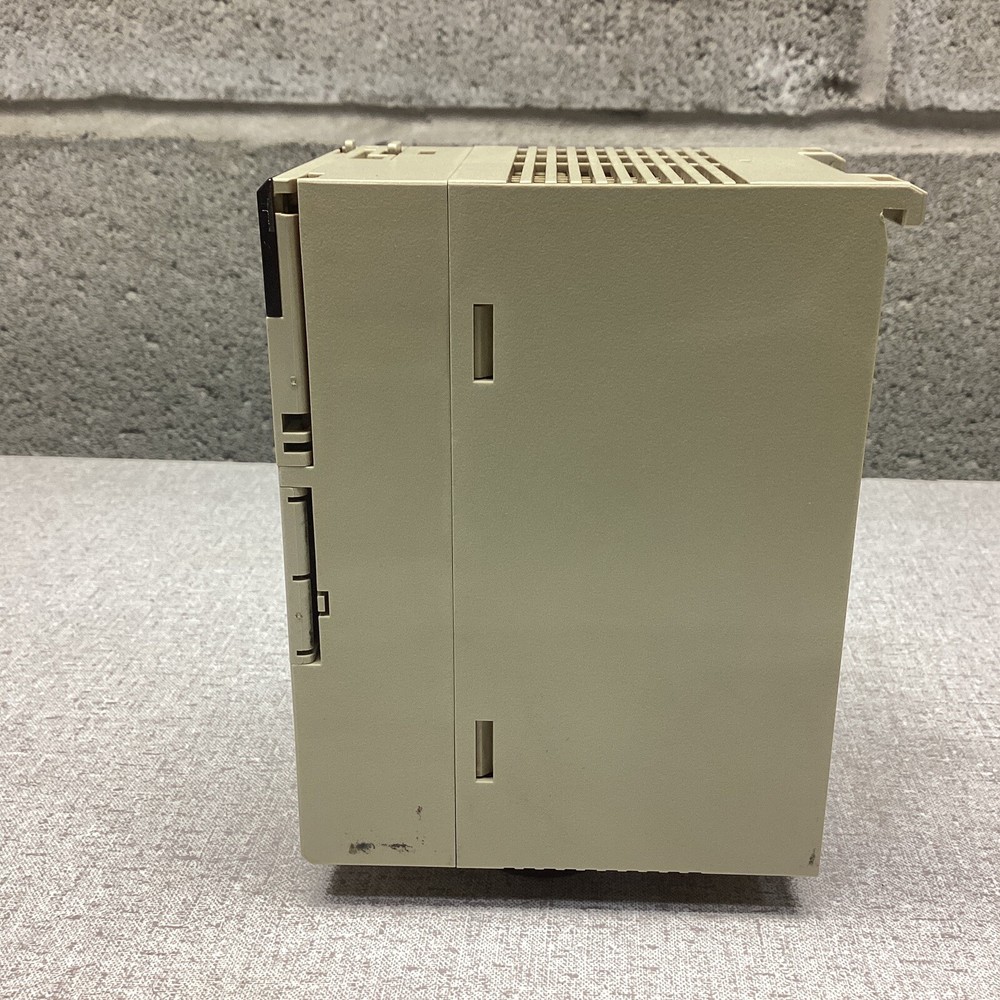 Omron C200HE-CPU11 Programmable Controller #3637FMLPT17