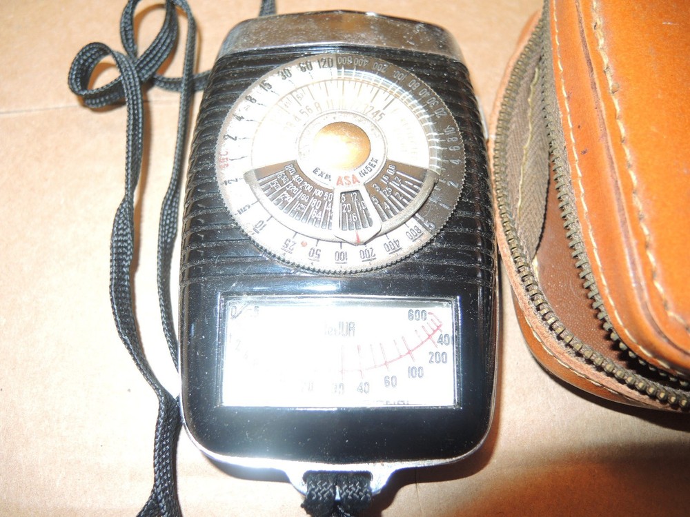 DeJur Dual Professional Light Meter With Case -- Tested, Light Reactive