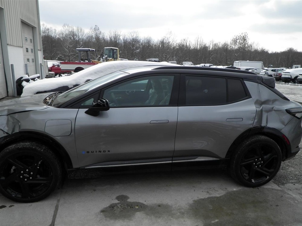 2026 Equinox EV RS Air Shutter