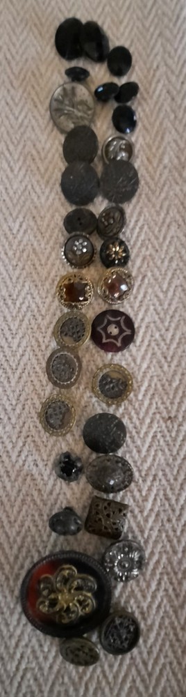 antique button assortment,  31 buttons,  various types, very good condition