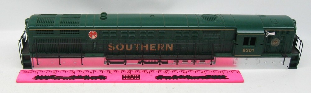 Lionel ~ 8301 Southern Diesel shell