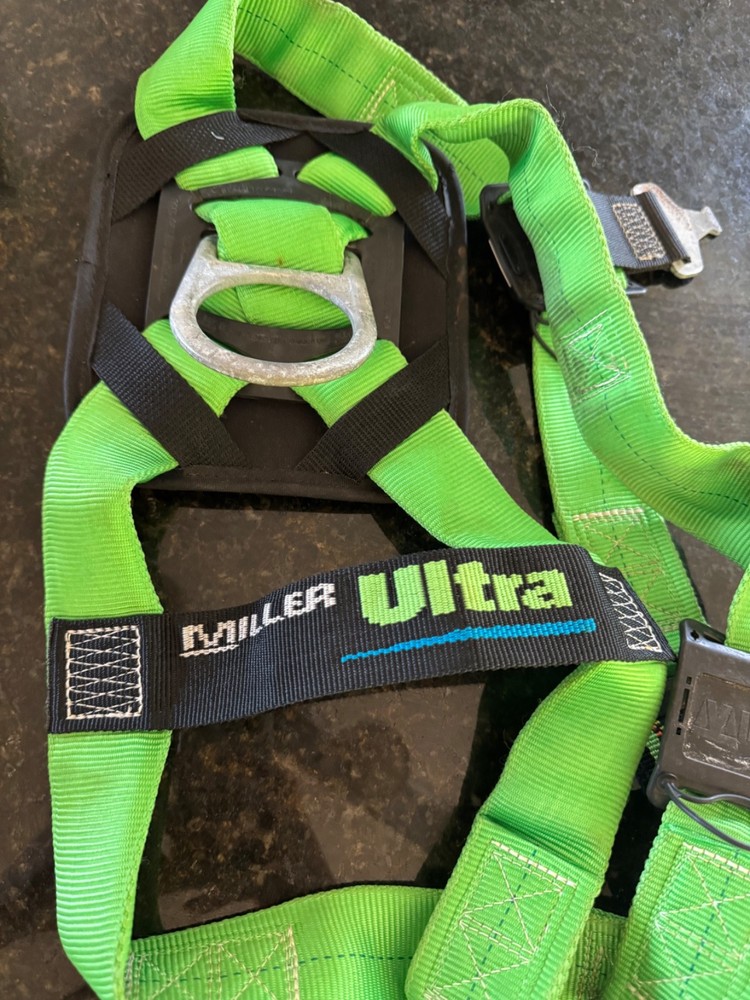 MILLER Honeywell Python Ultra Full Body Harness P950QC/UGN-Pre-owned