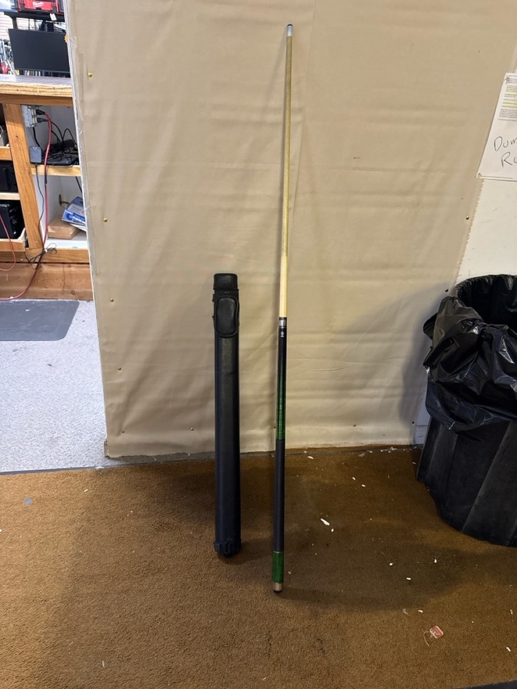 MCDERMOTT HANDCRAFTED CUES STAR (G69006780)