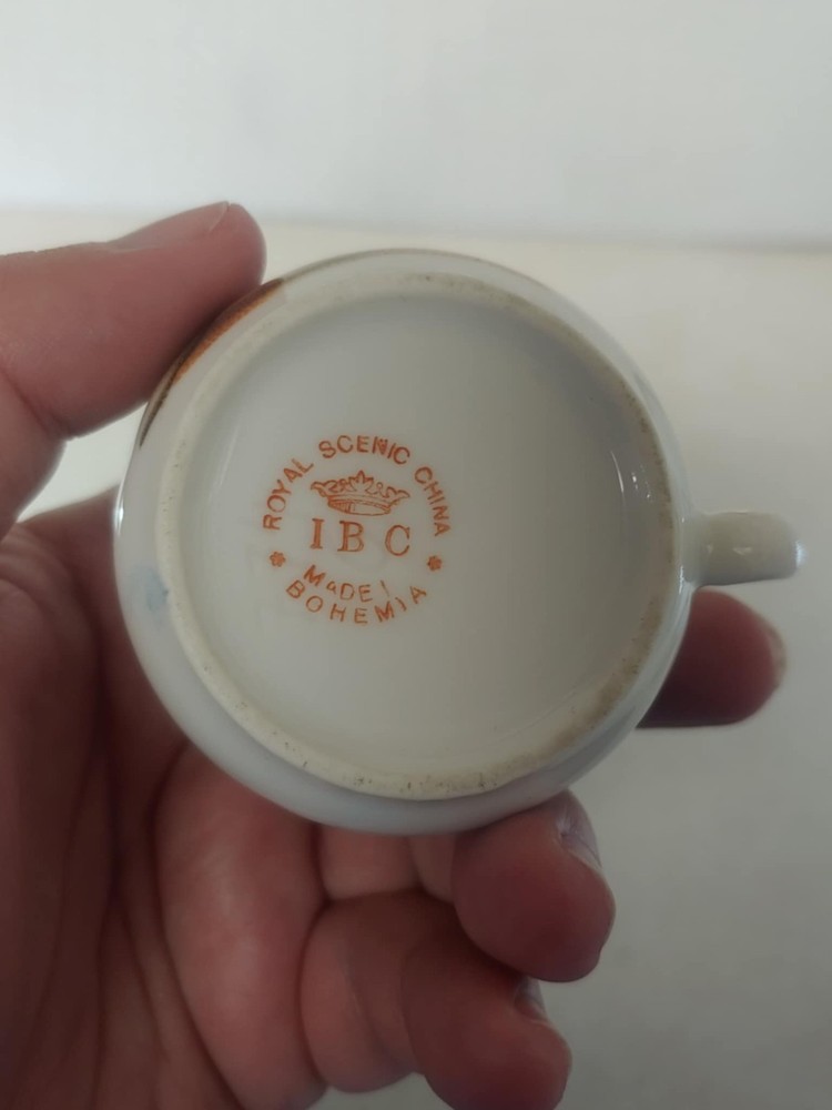 kangaroo pitcher very small made in bohemia