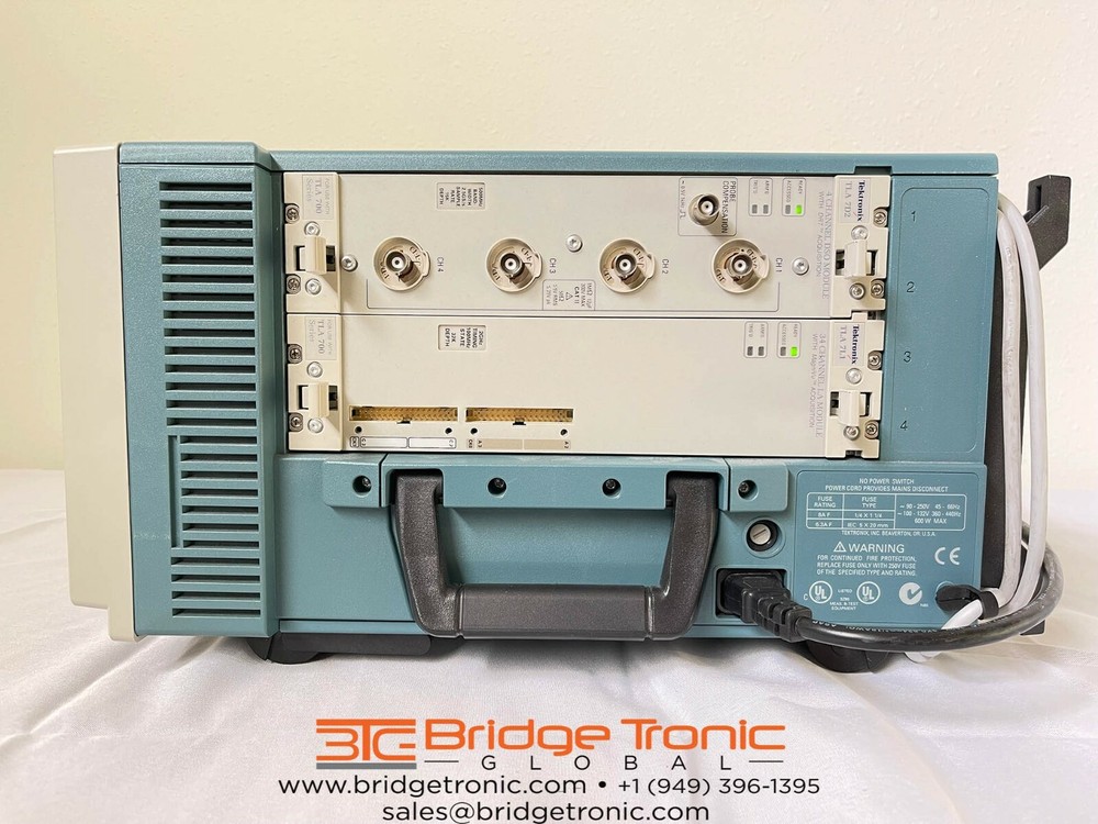 Tektronix TLA704 Logic Analyzer Color Portable Mainframe