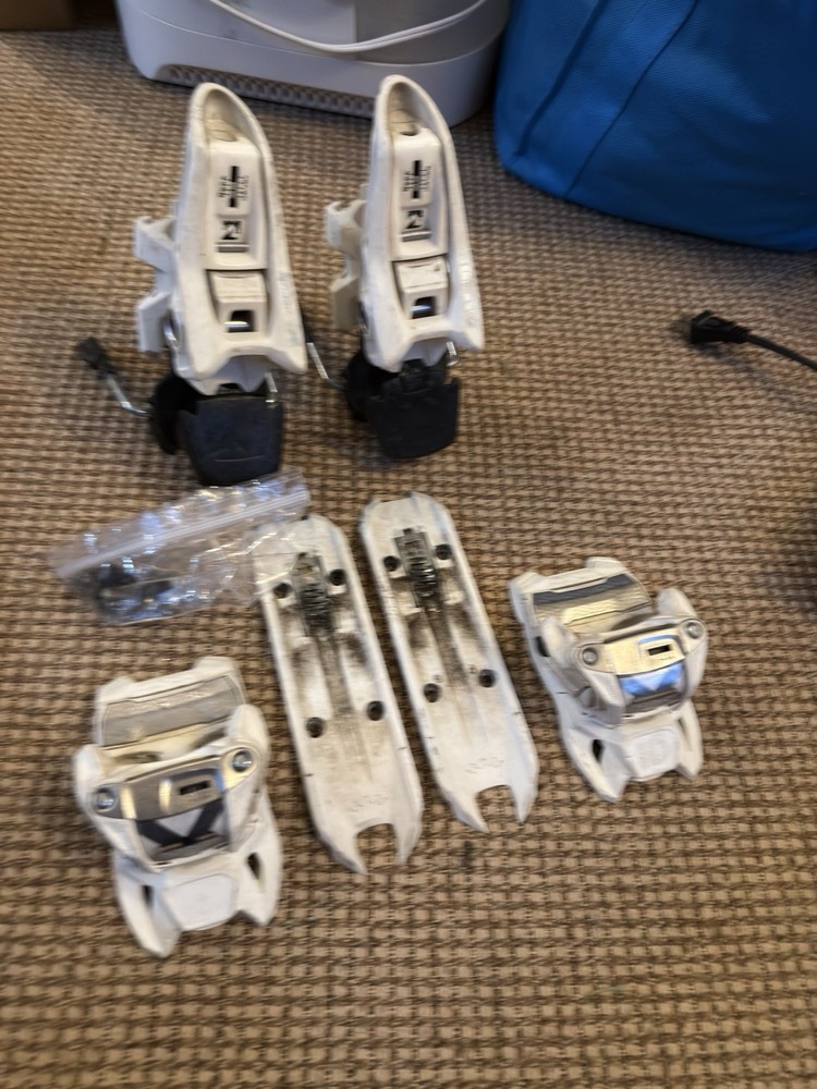 Marker Squire 11 85mm White Ski Bindings GripWalk