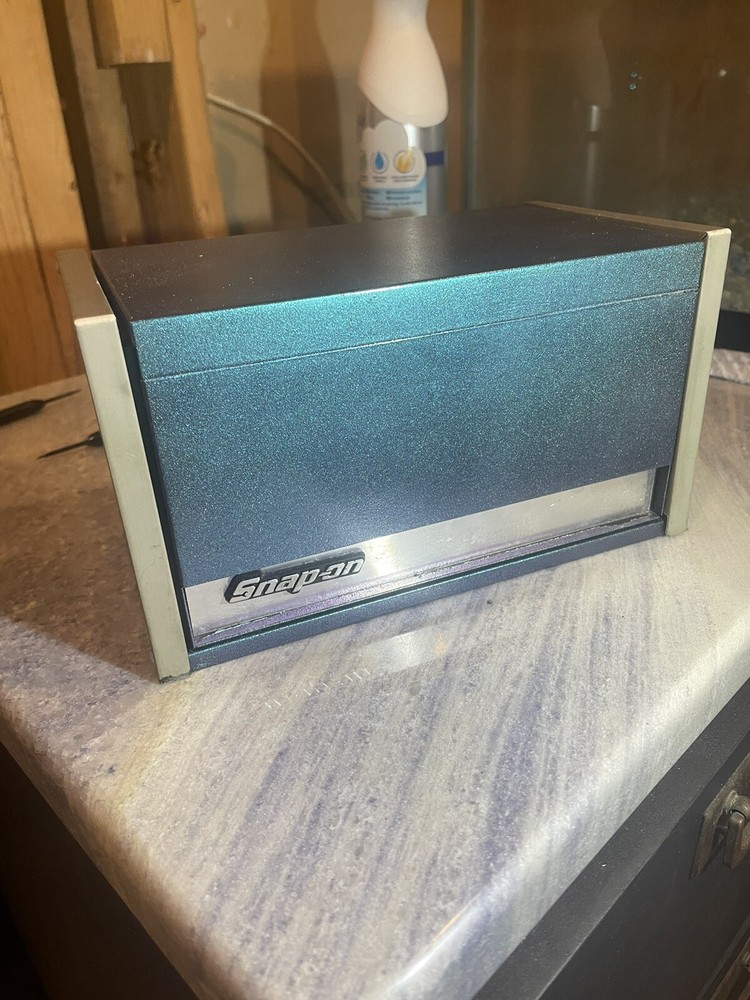 Custom snap on mini tool box With Color Shift Paint