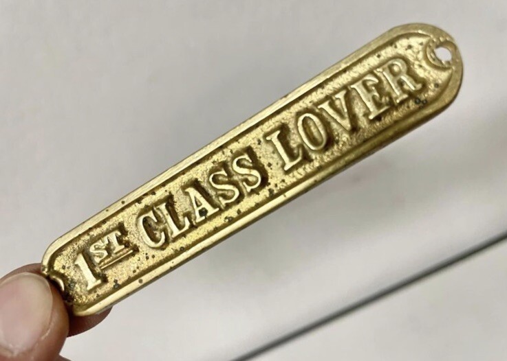 Cute Brass First Class Lover Wall Mount Picture