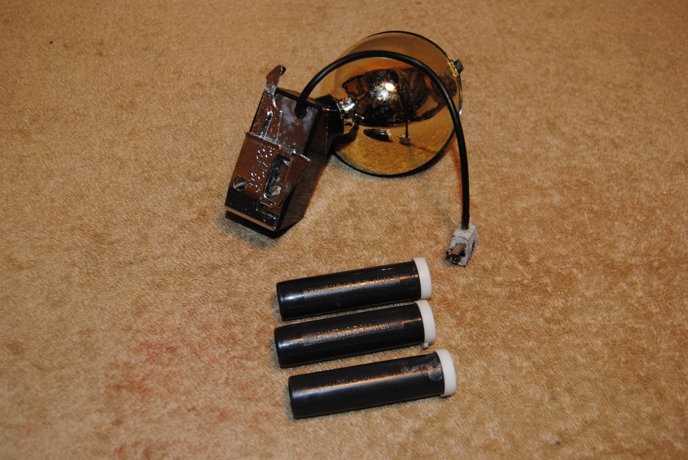 Vintage Polaroid 220 Automatic Land Camera with Case Flash Unit & M3 Flashbulbs
