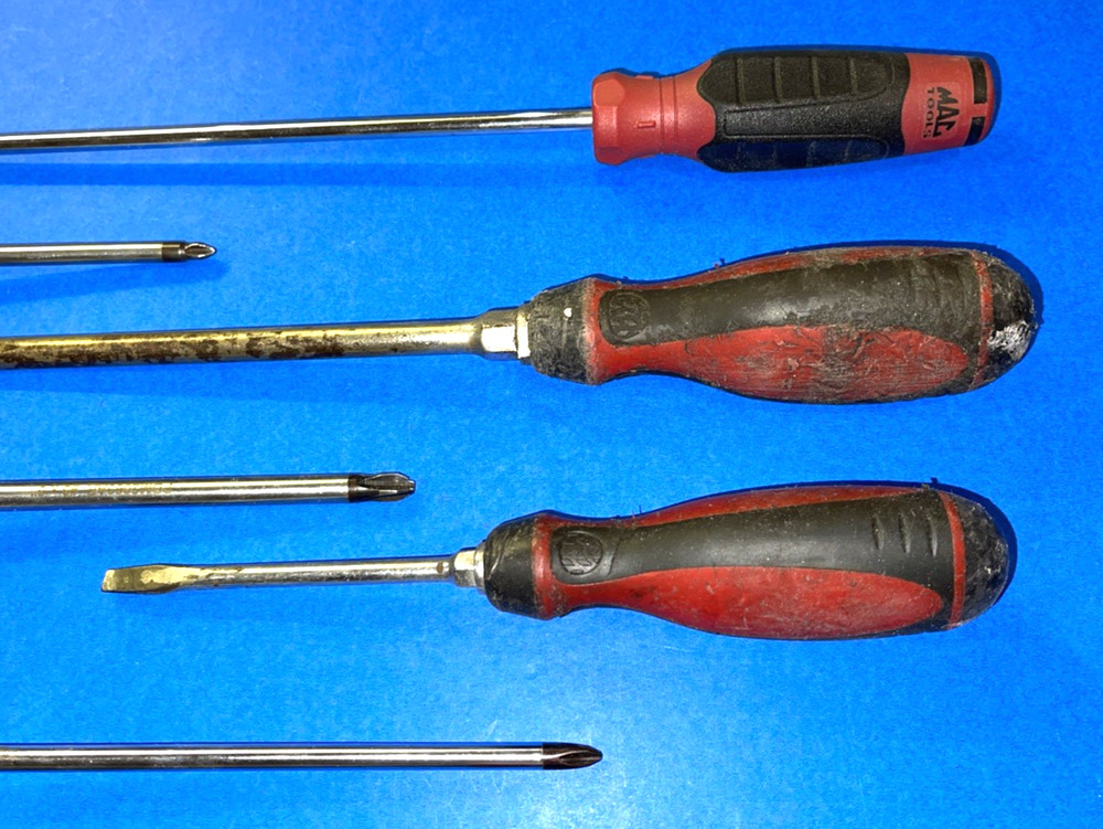 MAC TOOLS 9 PIECE ASSORTED SCREWDRIVER SET & BIT DRIVER