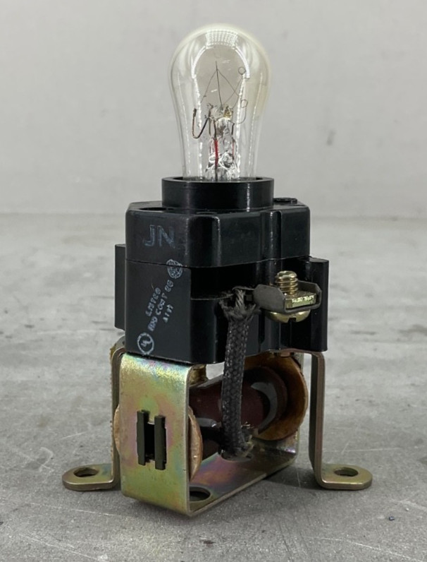 G.E. CR2940UD413A3 OILTIGHT INDICATOR LIGHT 250V AC/DC