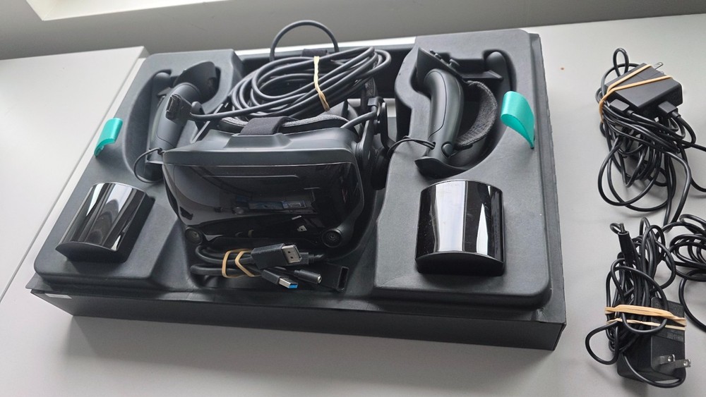 Valve Index PC And Console VR Headset Full Kit - Black